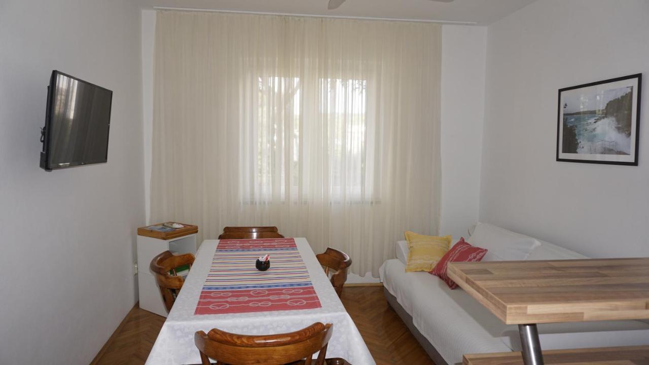 Apartment Zuza Krk Veglia Exterior foto